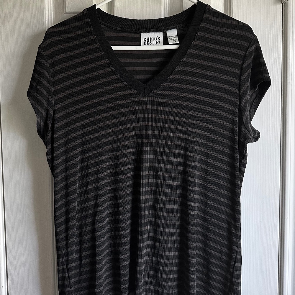 Chico's Design Size 2 V-Neck Black Stripe Shirt Slinky Short Sleeve